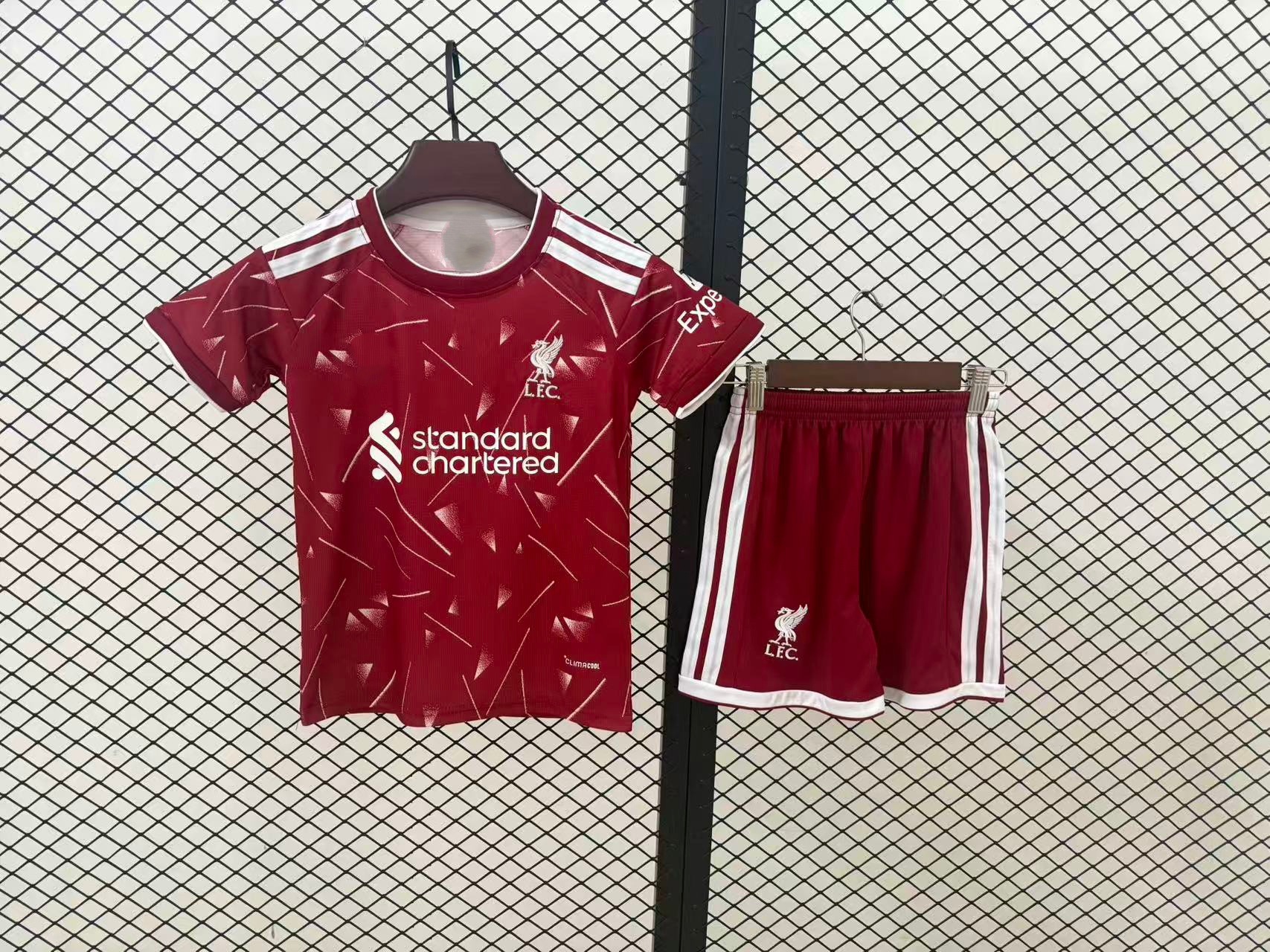 2627 ropa infantil Liverpool