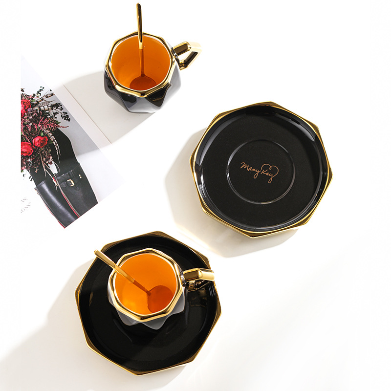 Taza de agua de cerámica de alto valor Taza para el hogar Taza de café de lujo ligero Plato de mesa Phnom Penh Taza de desayuno en stock