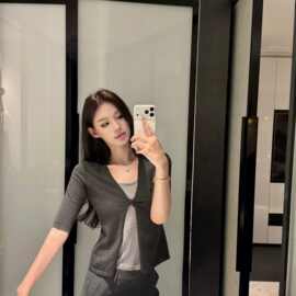 2026夏季新款甜辣风假两件短袖T恤女高级设计感修身显瘦气质上衣