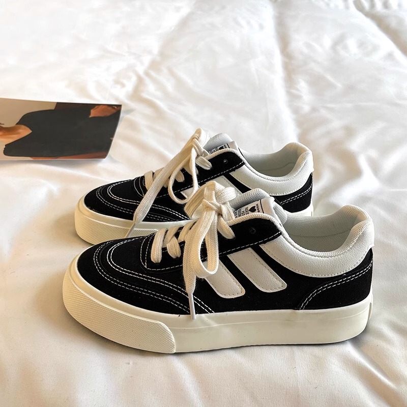 Retro Hong Kong Style Black Canvas Shoes for Women 2026 Autumn New Niche Design Student Versatile Sneakers for Women Ins Trend