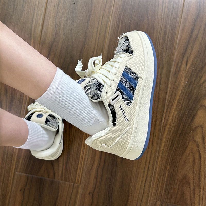 Retro estilo de Hong Kong zapatos de pan de mujer in tide primavera 2025 nuevo denim versátil zapatos de skate de estudiantes mujeres coreanas