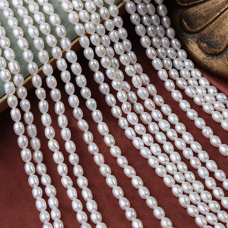 A string of 4-4.5mm freshwater pearls with a length of approximately 38cm, made of natural, seedless loose pearls, used as DIY jewelry materials.