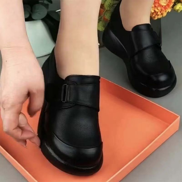 2026 primavera nuevos zapatos de Lefour para mujeres con un pedazo cómodo para aumentar la altura de los zapatos de madre transpirables.