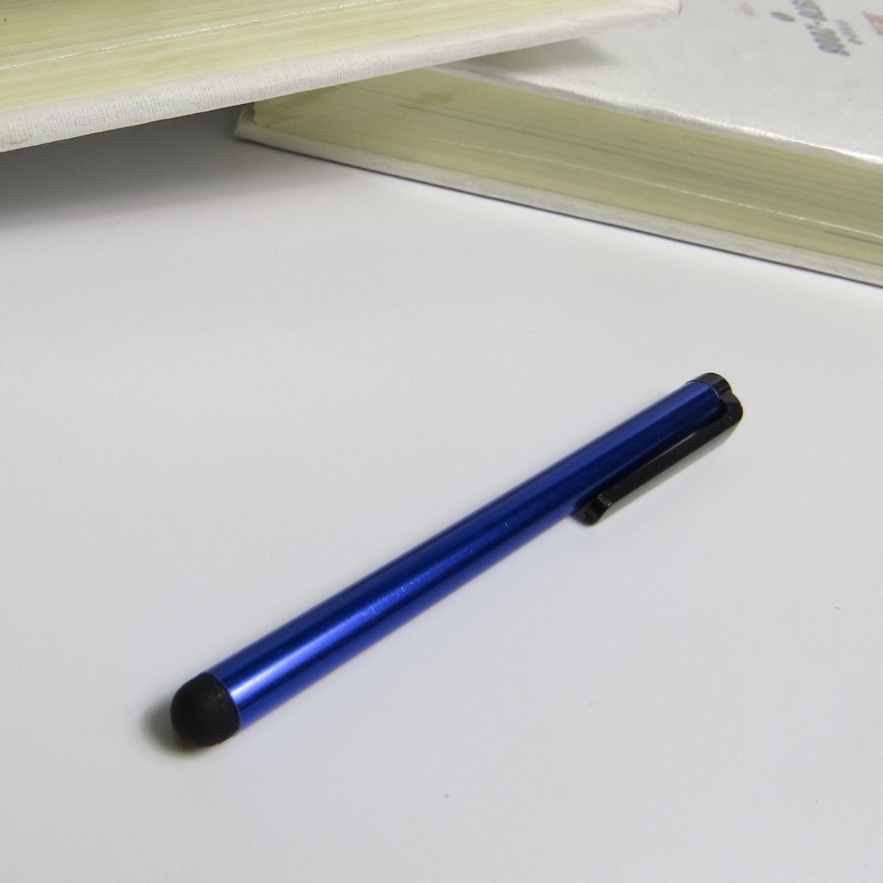 Venta al por mayor orden 7,0 lápiz óptico delgado pluma capacitiva con clip pantalla capacitiva universal pluma táctil asequible