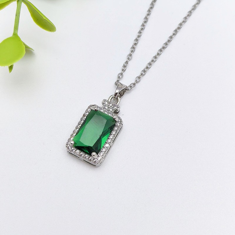 256*XL1779-24 emerald perfume bottle