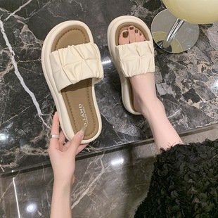 Slippers for Women's Summer Outer Wear 2025 New Fashion Thick-Soled Platform Sandals Internet Celebrity Super Popular Beach Pleated Slippers