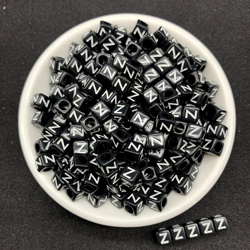 26 letras cuadradas blancas acrílicas de fondo negro inglés de una sola letra diy accesorios de beads material de beads sueltos image 32