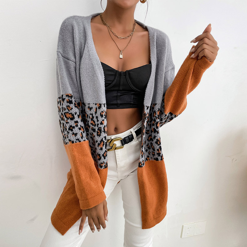 Cardigan maglione ampio a maniche lunghe con stampa leopardata in colore a contrasto_voghion.com