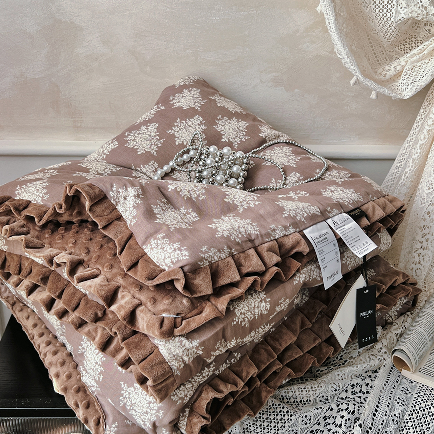 Classe A de algodón de doble capa de hilo de flores de encaje de doble persona cálida edredón de frijoles de otoño y invierno nuevos productos cálidos de peluche para bebés image 19