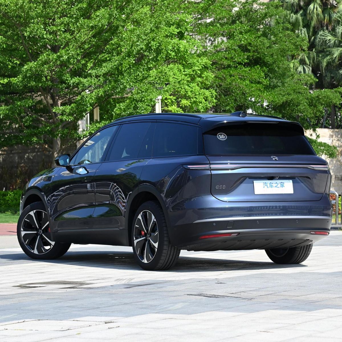 Adecuado para 23 weilai ES8 coche Fender Punch-libre instalación suave goma off-road modificación boutique