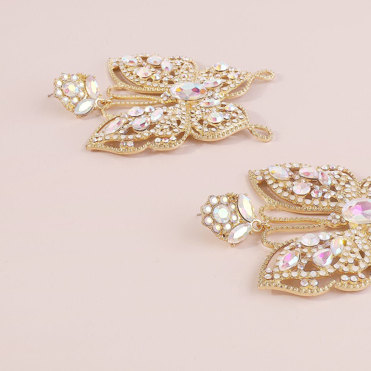 Orecchini a farfalla vuoti in stile corte medievale di design Orecchini di lusso leggeri e pesanti esagerati retrò femminili_voghion.com