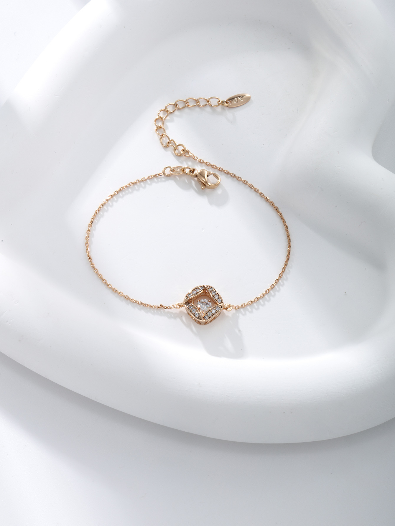 InsFeng nuevo super inmortal amor pulsera bordilla nicho femenino universal lujo ligero alta sensación joyas de aleación al por mayor