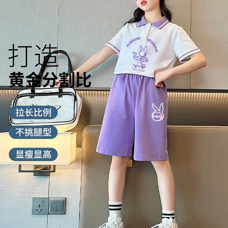 Traje de verano para niñas 2024 Nueva Camiseta de manga corta de dibujos animados de celebridades en línea pantalones cortos sueltos casuales conjunto de dos piezas