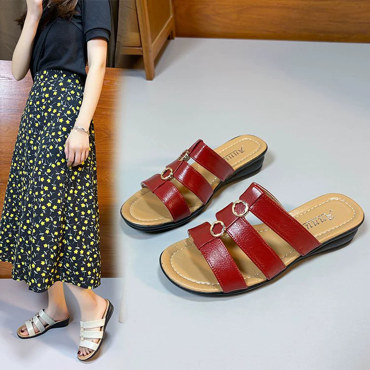 Summer fashionable slippers with a strap, plus size