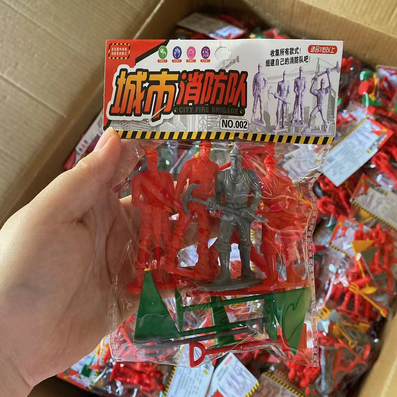 Juguetes de plástico para niños modelo de simulación de figuras de ingenieros de bomberos de la ciudad conjunto de modelo de cuerpo al por mayor
