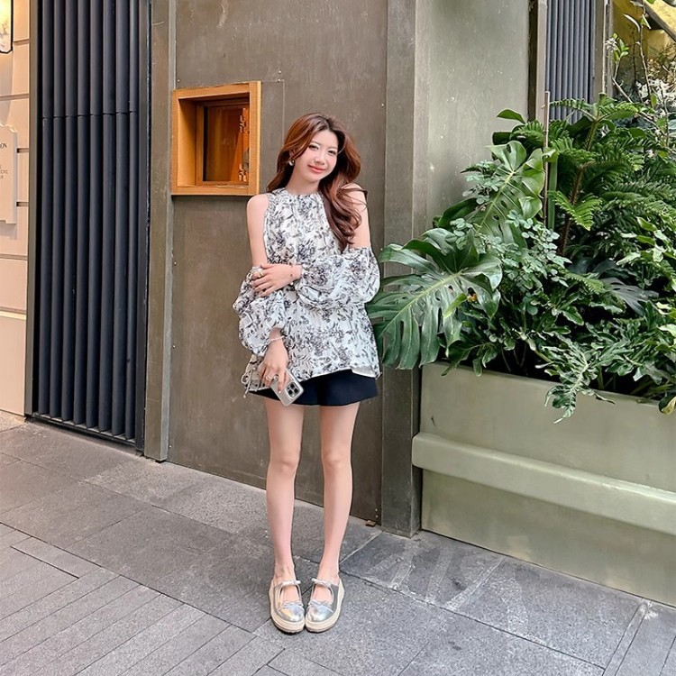 Versión de piel de oveja ~ Pastel de plataforma retro Baotou bowknot sandalias y zapatillas 2025 verano nuevo estilo ropa exterior media pantuflas mujeres