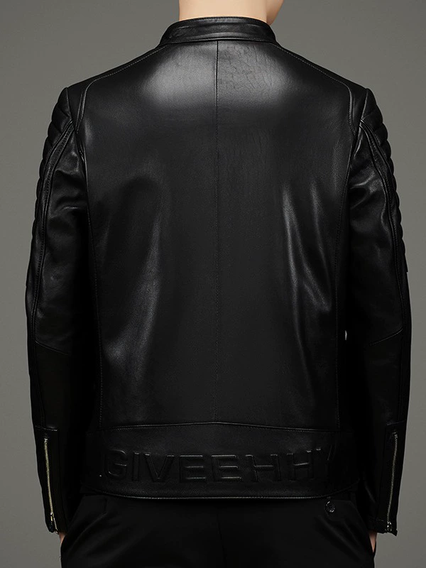 Short demi-season down jacket for leisure