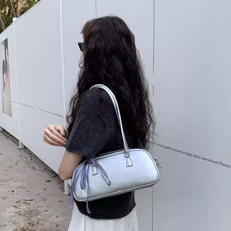 Le nuove mani in stile balletto della primavera coreana migliorano la consistenza Borsa a tracolla argento versatile e alla moda da donna_voghion.com