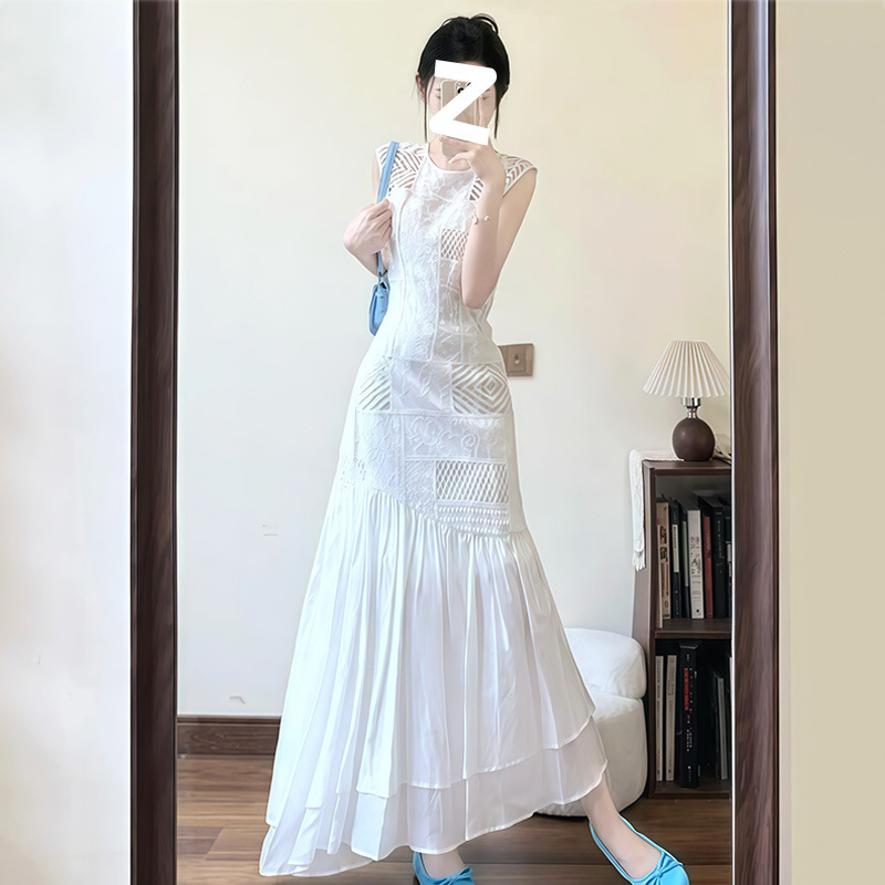 冬季外套女法式温柔风镂空无袖背心连衣裙女夏季新款感收腰大摆长