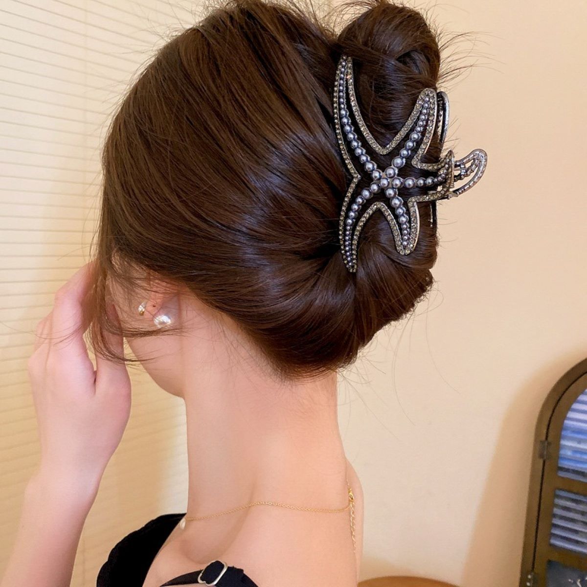 55g Weight Hair Claws Hair Accessories Type 1 Piece Quantity Holiday, Daily Occasion Alloy Material Color Block Pattern Women's Gender Inlay Design Simple Style, Classic Style Style Women's Simple Style Classic Style Color Block Alloy Inlay Hair Claws 1