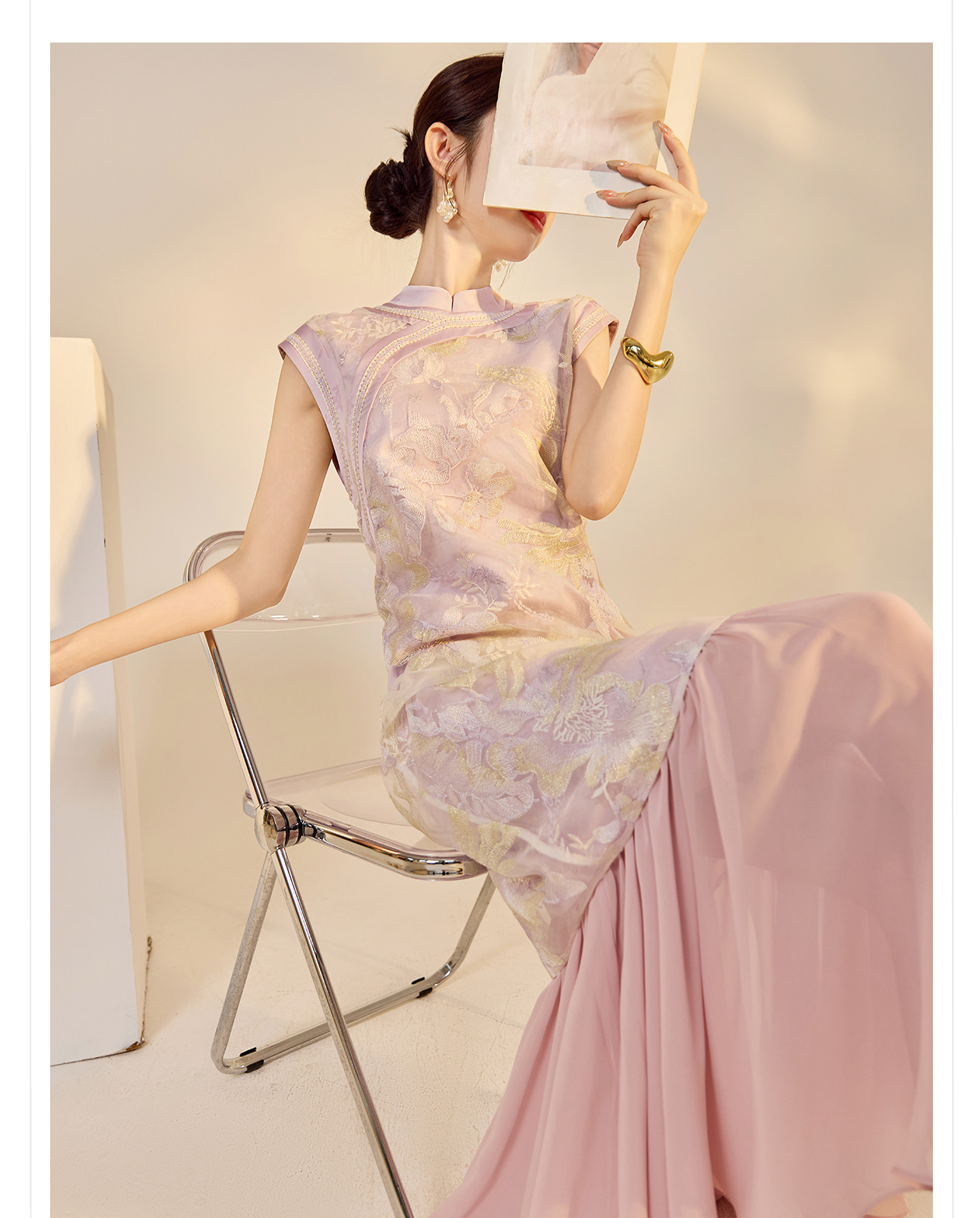 Đầm sườn xám cổ đứng tay lỡ in họa tiết đính cườm cao cấp phong cách Tân Trung Hoa — màu vàng, màu tím chi tiết 7