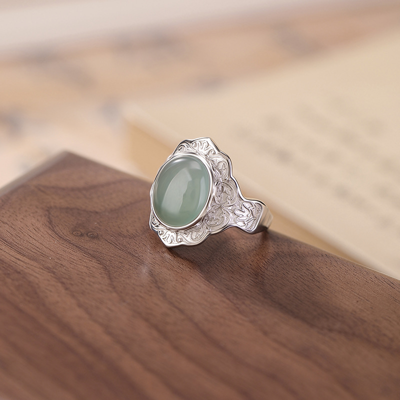 Nhẫn bạc S999 mặt trứng khắc hoa sen phong cách cổ điển — Một chiếc