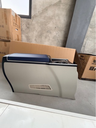 Business Vehicle Modified with In-Car Armrest Box, Double-Door Armrest Refrigerator, Compatible with Buick Gl8Es and 653t