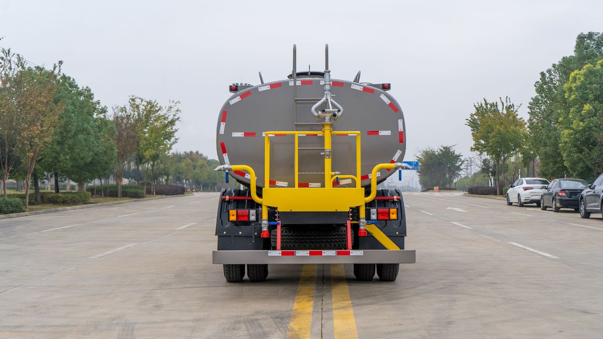 Dongfeng Foton 12-Square Engineering Sprinkler Truck 15-Ton Water Tank Truck Water Truck Multi-Functional Greening Spray Truck Fog Cannon Truck