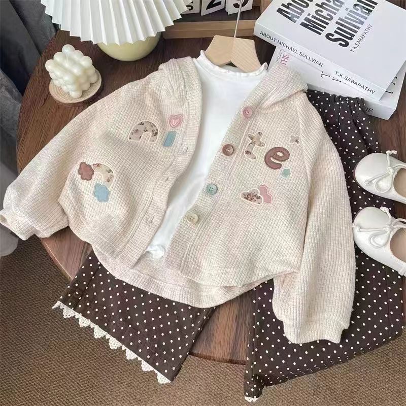Nuevo chaqueta de moda infantil camiseta con sombrero casual red bebé primavera y otoño deportivo universal camiseta con sombrero camiseta de moda
