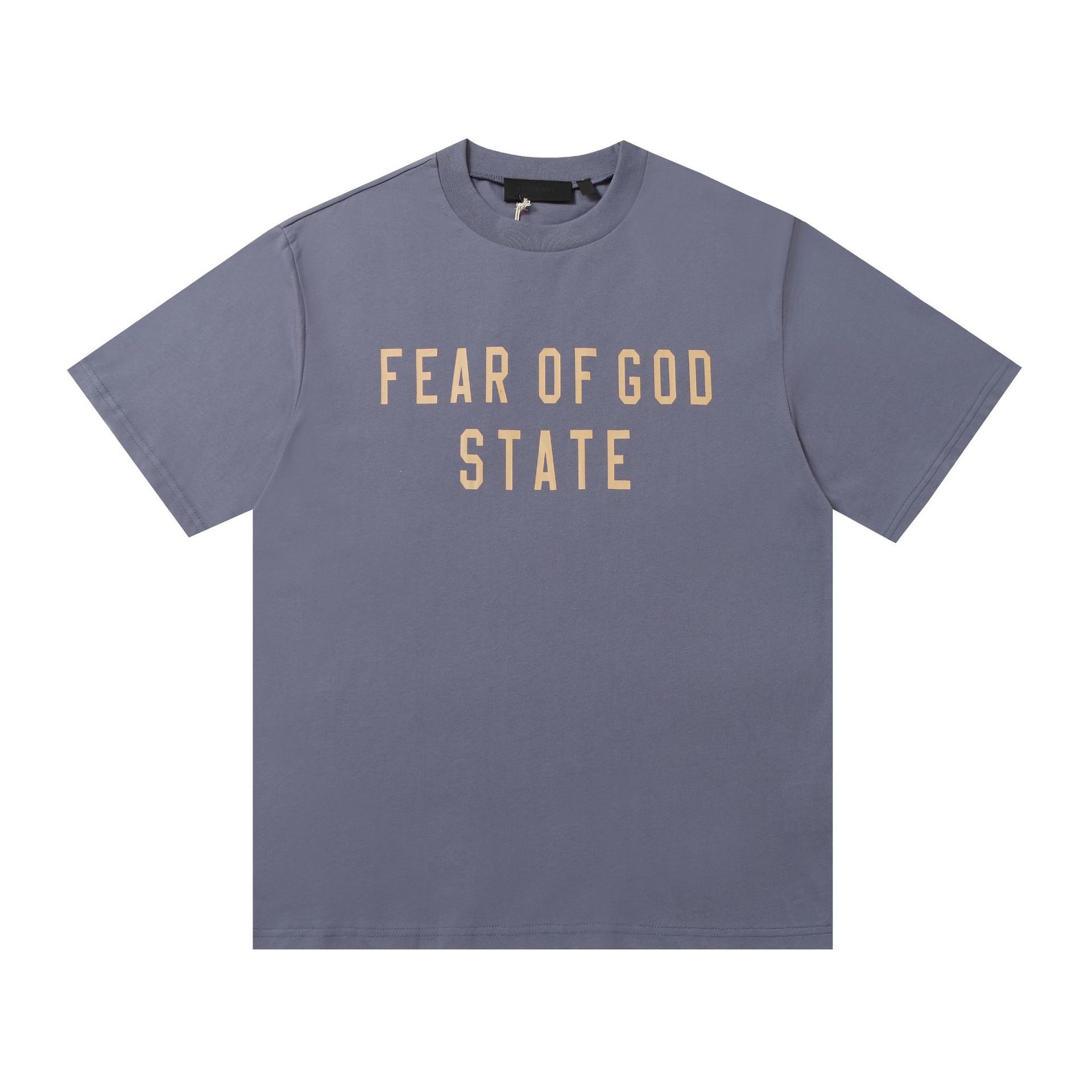 Una pieza de la marca de moda FOG de doble línea ESSENTIALS letra con lema impreso camiseta de manga corta para hombres y mujeres media manga en la calle