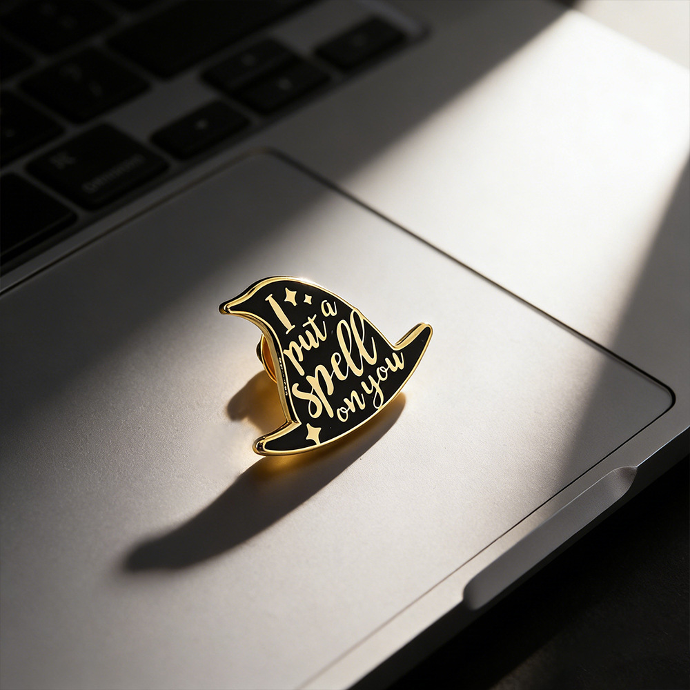 Halloween Magic Hat Themed Brooch, Creative Letter Witch Hat Enamel Badge, Fan Collection Accessory