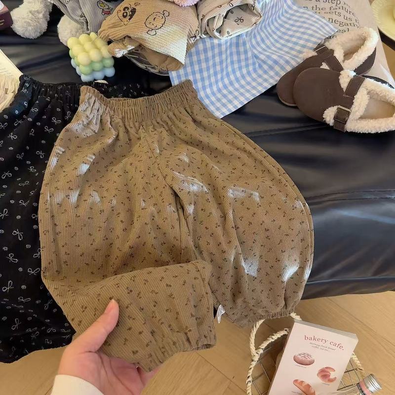 女の子の秋冬の花のコーデュロイの長ズボンの赤ちゃんはかわいいです。|undefined