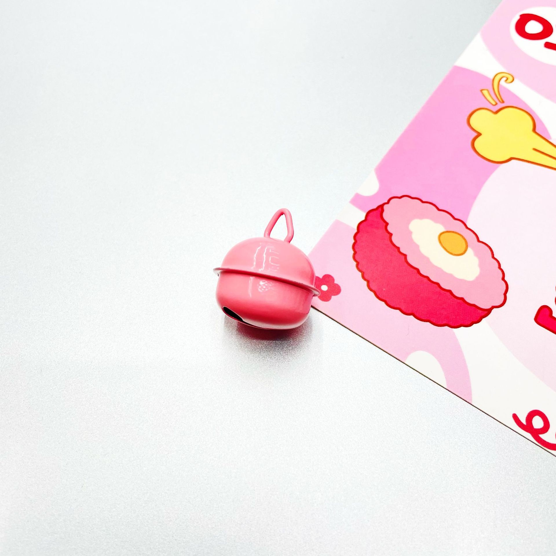 22mm colorido una palabra pintada campana DIY accesorios joyería pulsera bolsas de llaves colgar material de Navidad al por mayor