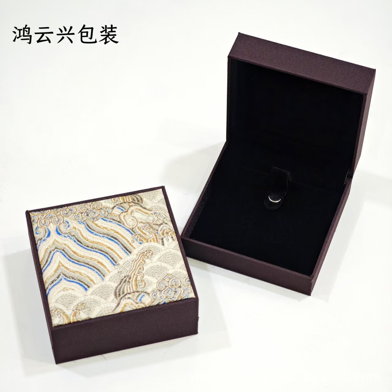 브라운 블랙 인테리어;10*10*4