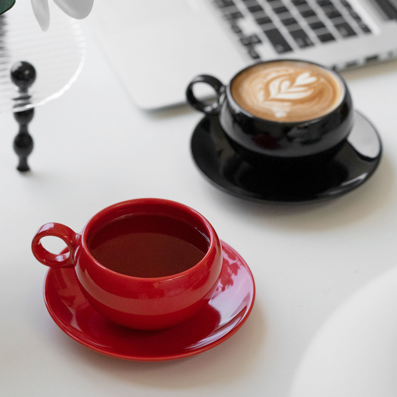 Hogar estilo retro medieval taza de café de cerámica pareja hombres y mujeres taza taza taza taza de leche juego de platillo negro