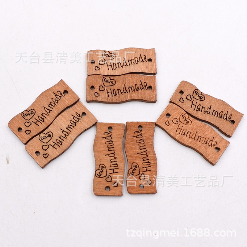 30*13mm marrón ondulado letrero decorativo placa de identificación de madera botón placa de madera hecha a mano 50 piezas por paquete