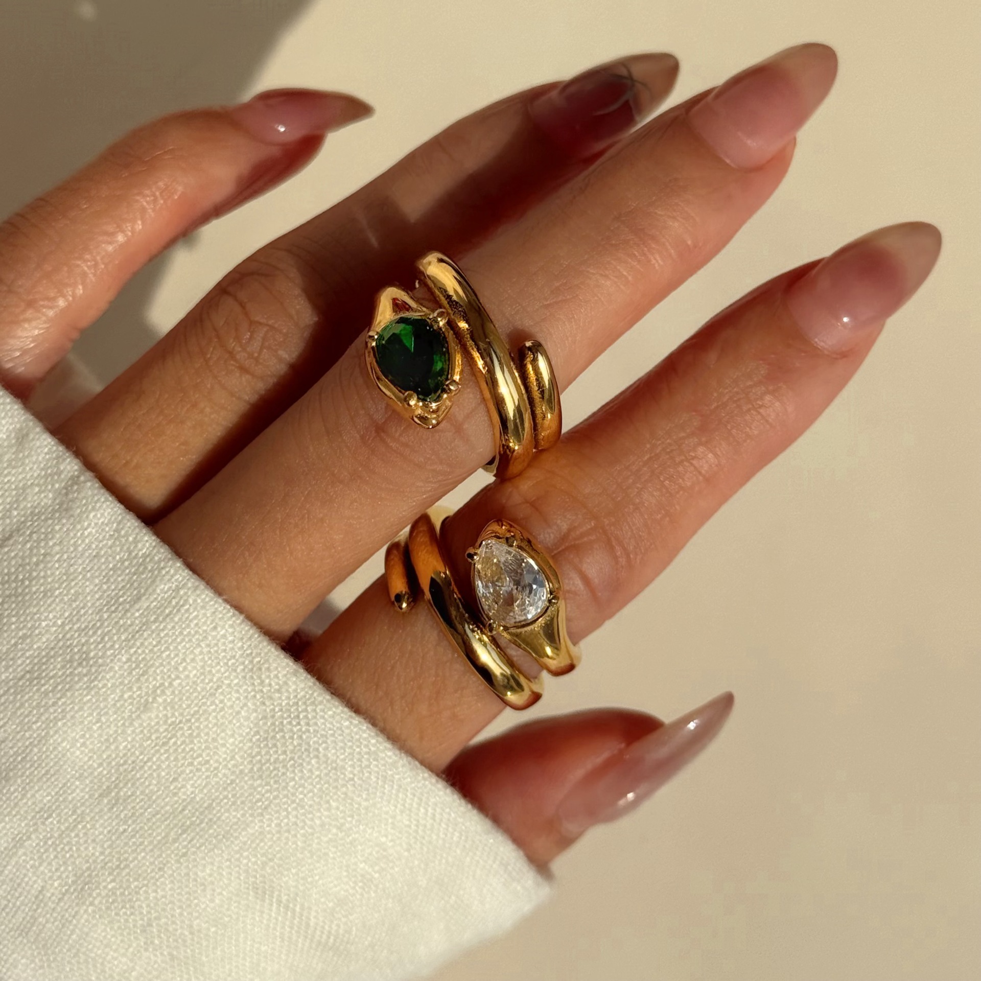 15g Weight Wholesale Jewelry Elegant Lady Snake Titanium Steel Gold Plated Rings