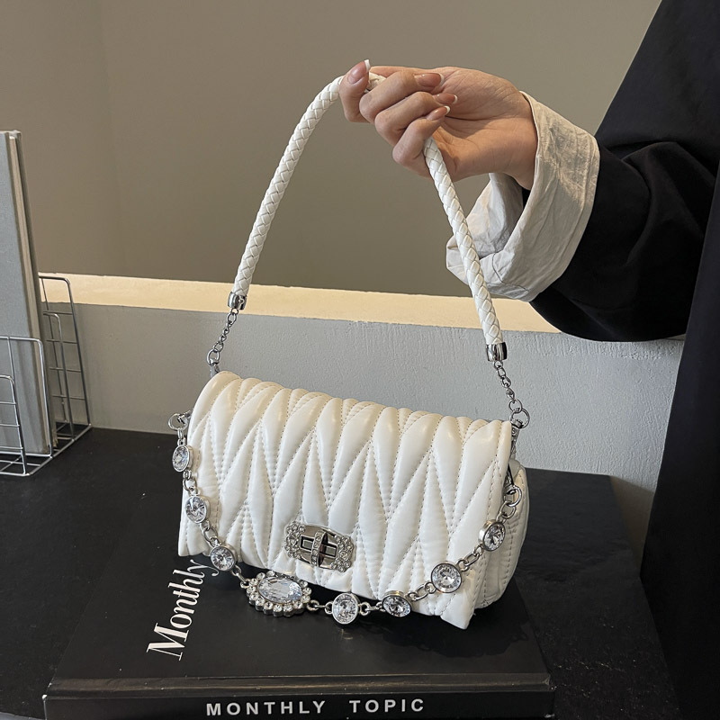 Borsa a tracolla elegante da donna con catena a spalla_voghion.com