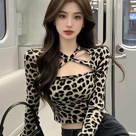 辣妹风气质豹纹短款上衣女秋季设计感小众修身长袖t恤性感打底衫