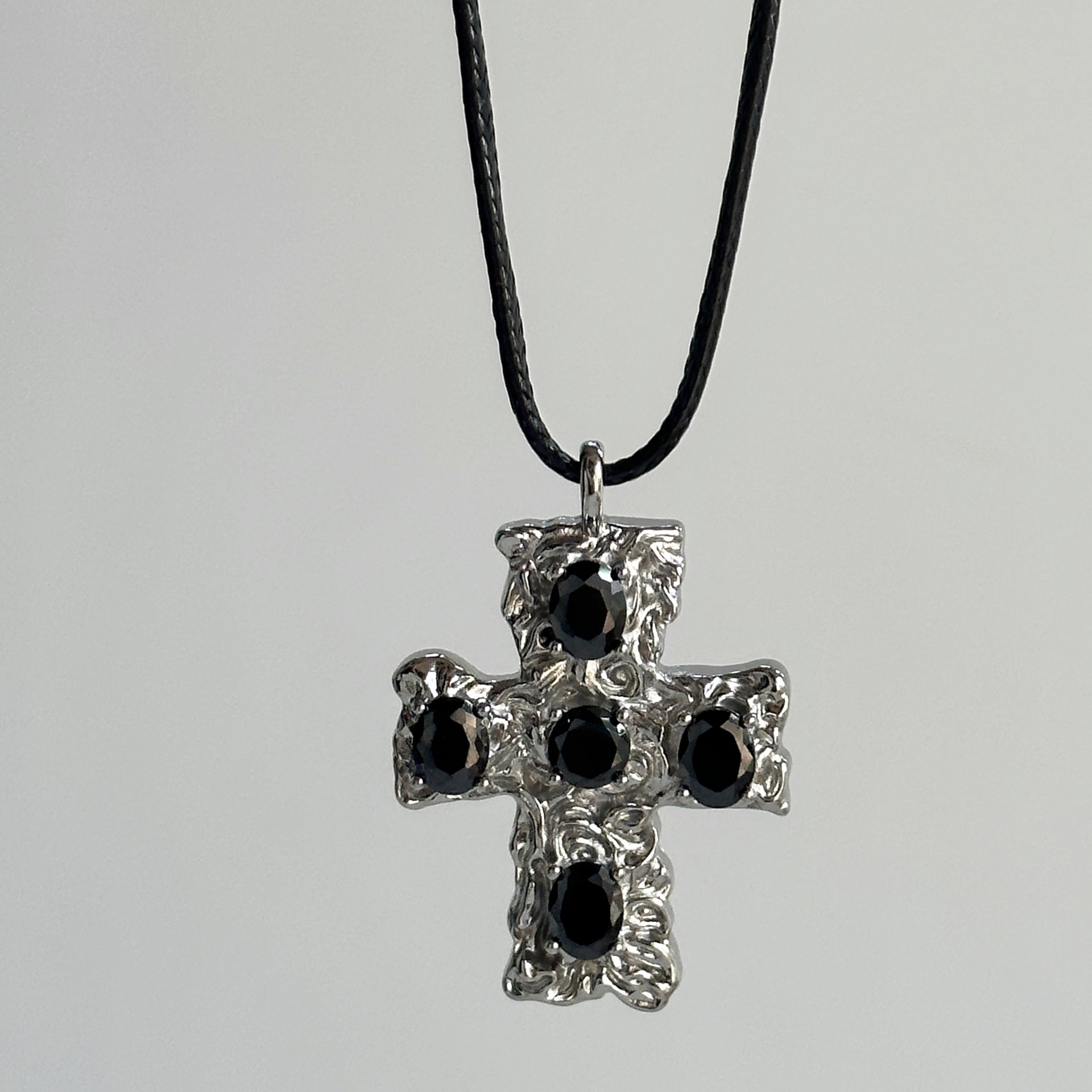Retro Streetwear Cross Titanium Steel Plating Women's Pendant Necklace display picture 4