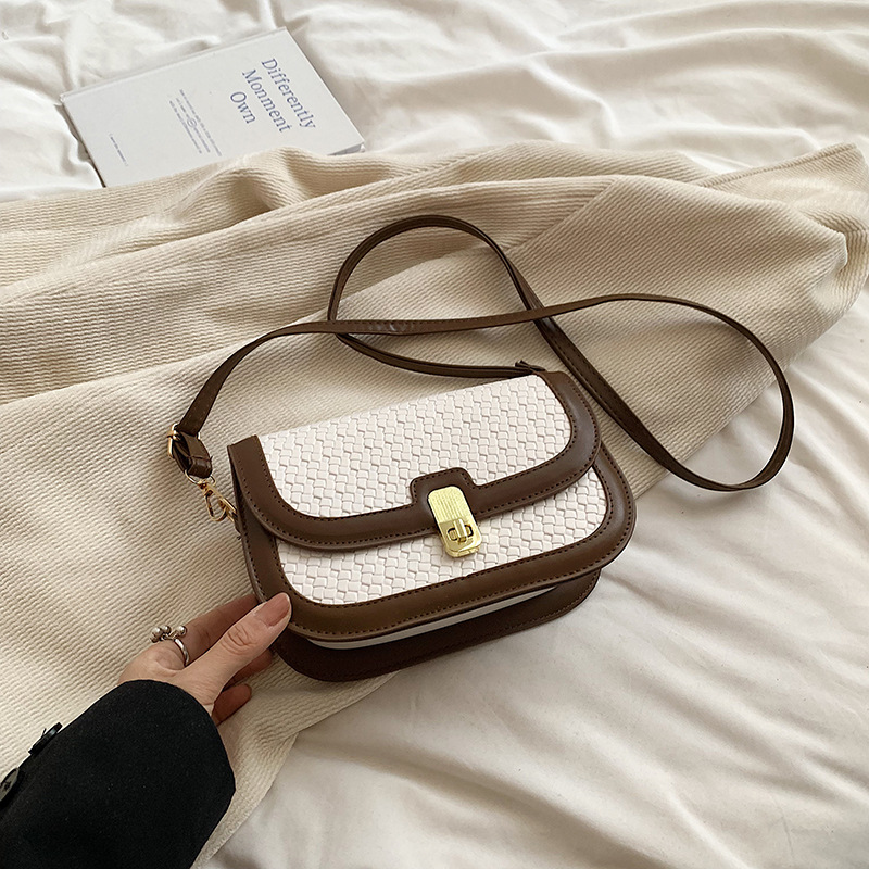 Diseño ligero de nicho de lujo tejido bolso cuadrado estilo extranjero estilo coreano universal de viaje diario de oficina mochila de hombro