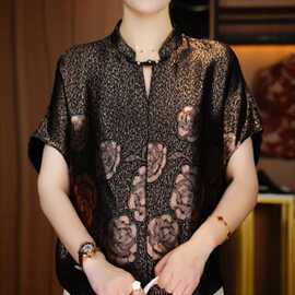 一件代发春装时尚休闲衬衫女装妈妈装低调而不失内敛，日常通勤款