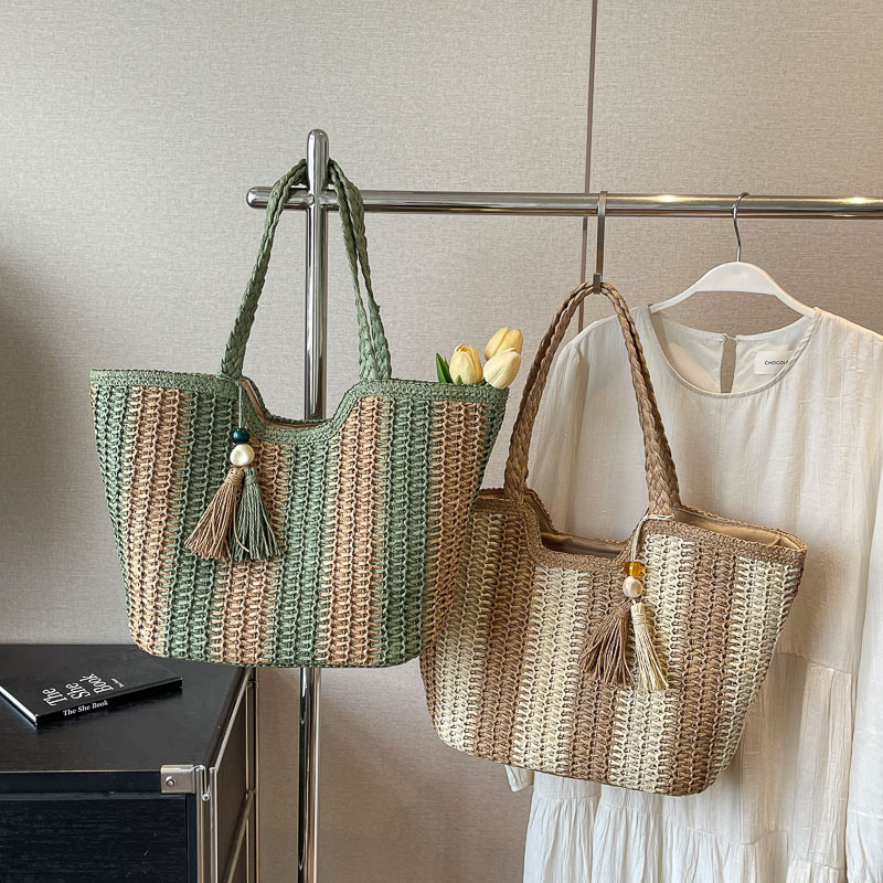 Fashionable and Simple Niche Design Large-Capacity Bag, New Summer Style Trendy Niche Women's Shoulder Tote Bag