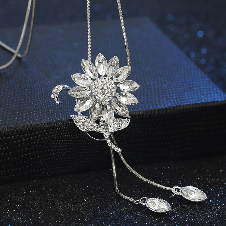 New Korean Style High-End Diamond Sunflower Sweater Chain Fashion Long Wild Clothing Necklace Pendan