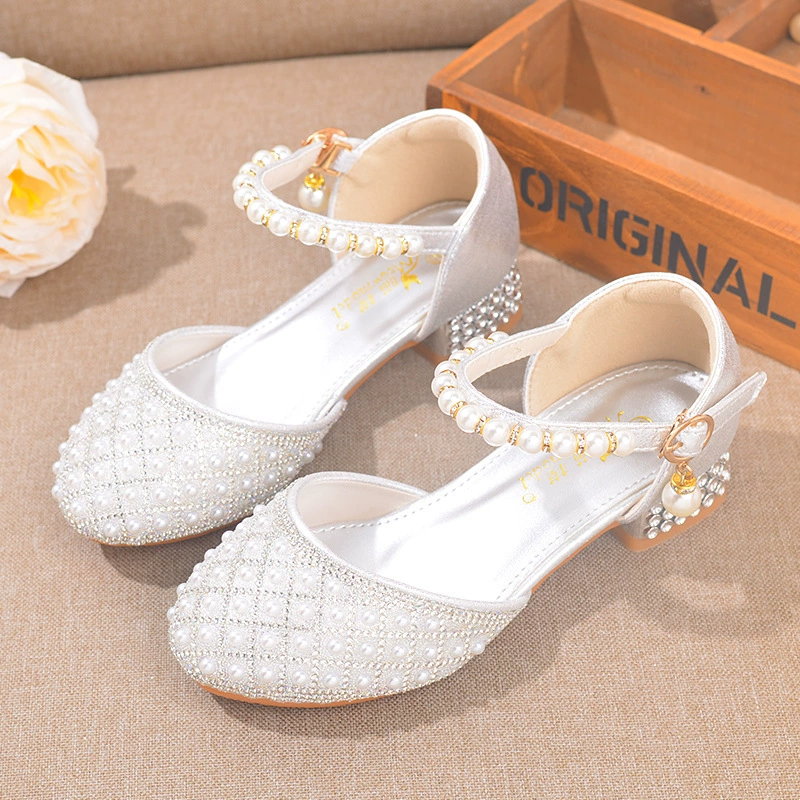 В наличии Детская обувь принцессы для девочек 2023 Новое поступление маленькая девочка на высоком каблуке с мягкой подошвой и кристаллами White Pearl Student