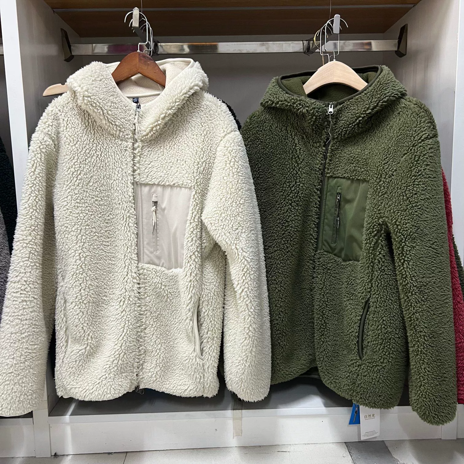 Мужская и женская ветрозащитная куртка из искусственного кашемира и полярной флисовой ткани на осень и зиму 2025 года с капюшоном