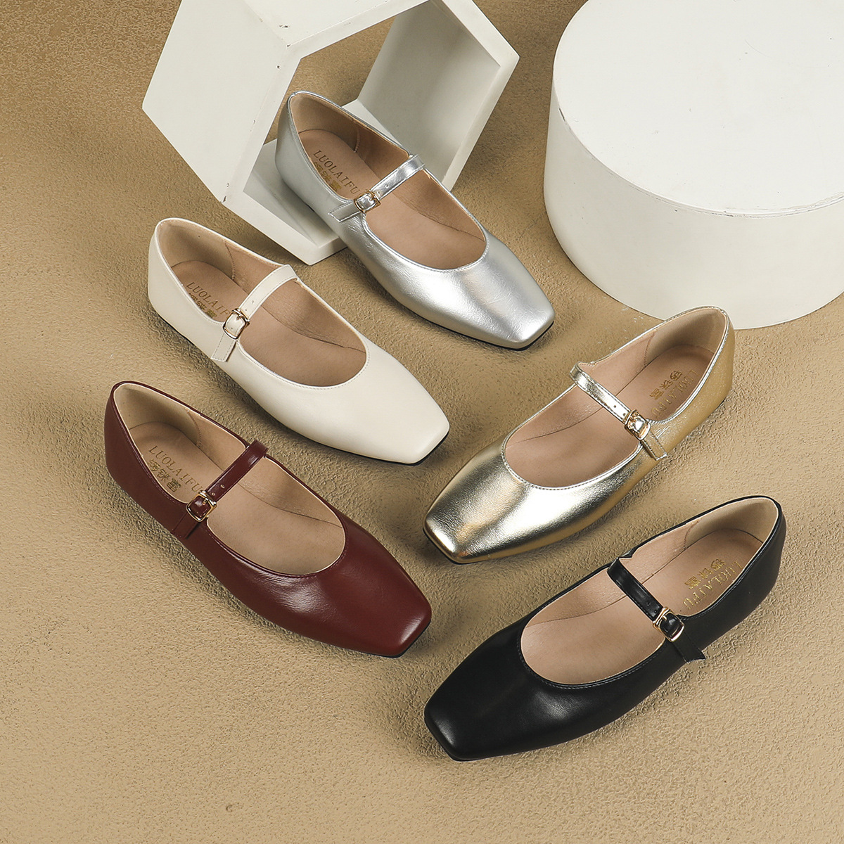 메리제인 여성화 2026년 신상 실버 스퀘어토 얕은굽 원스트랩 플랫 슈즈 통근용 만능 빅사이즈 슈즈