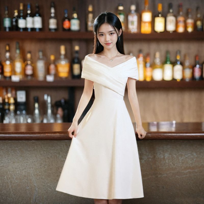 One-Shoulder White Evening Dress 2025 Summer New Elegant Banquet French Hepburn Style Graduation Dress