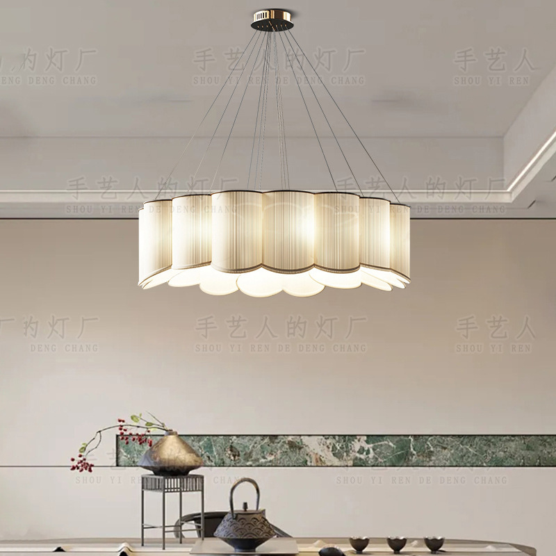 New Chinese-style creative auspicious cloud lamp, suitable for living rooms, lobbies, private rooms, round cloud-shaped design, Chinese-style bedroom, fabric lampshade, creative hotel lighting New Chinese-style creative auspicious cloud lamp, suitable for living rooms, lobbies, private rooms, round cloud-shaped design, Chinese-style bedroom, fabric lampshade, creative hotel lighting