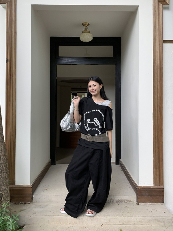 [9hour] 個性的な偽の肩のtシャツの女性2025夏のゆったりとした百合は色の上着の女性m 11328にぶつかります。|undefined
